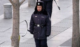 В Пекине при нападении на торговый центр погибла женщина