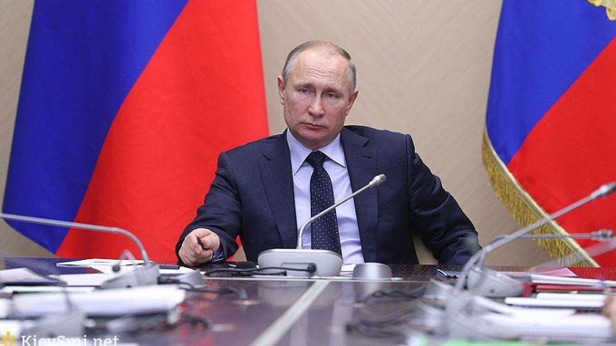 Путин поручил направить 1,6 млрд на ремонт музыкального театра в Крыму