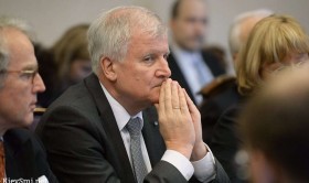 Меркель уверена в стабильной работе коалиционного правительства