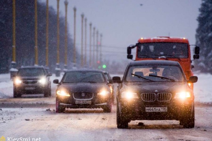 Московским водителям рекомендовали пересесть на общественный транспорт